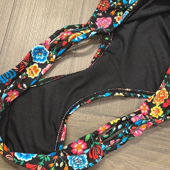 Gianni Bini Floral Bikini Set - Picture 5 of 11